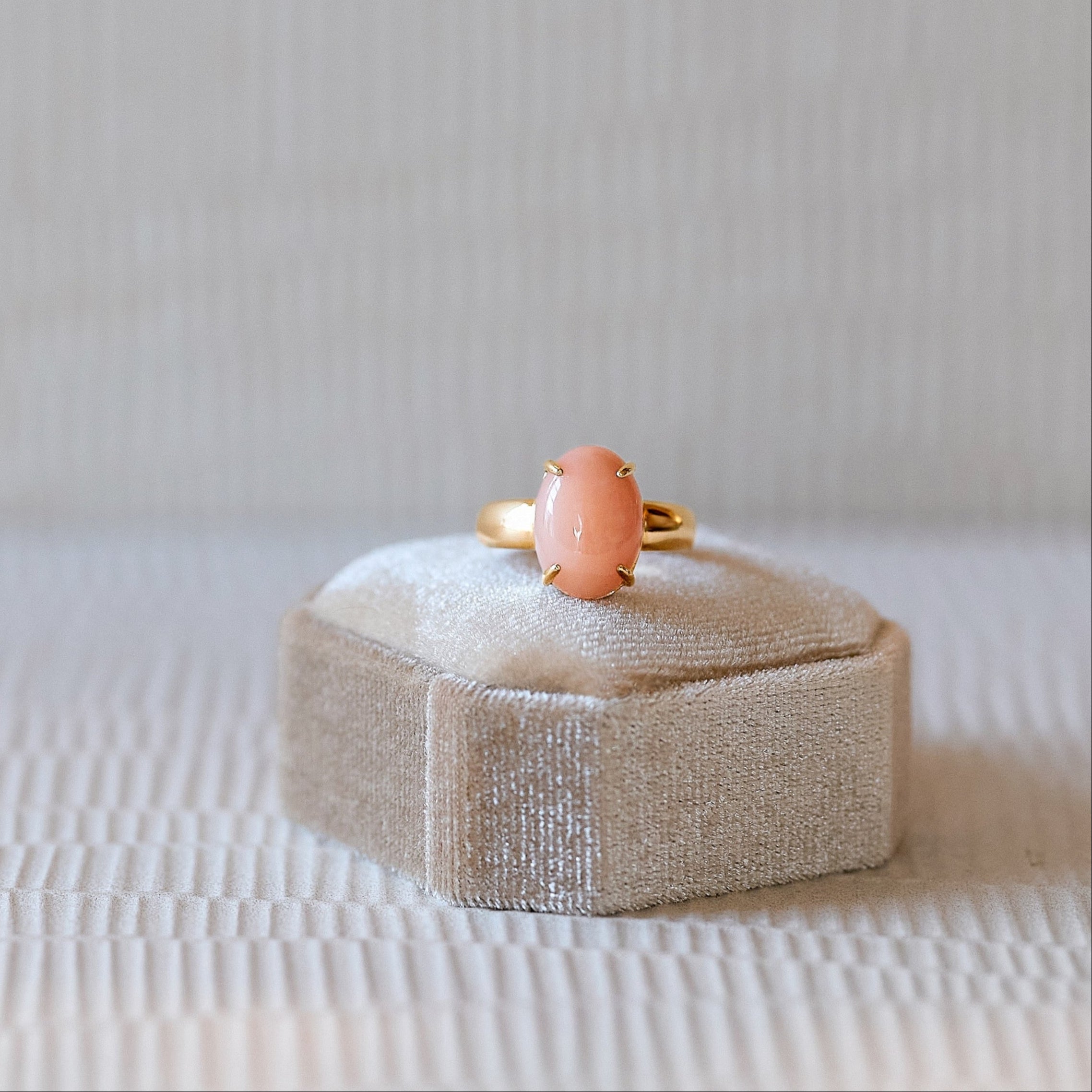 Felidae 14K solid yellow gold pink moonstone ring