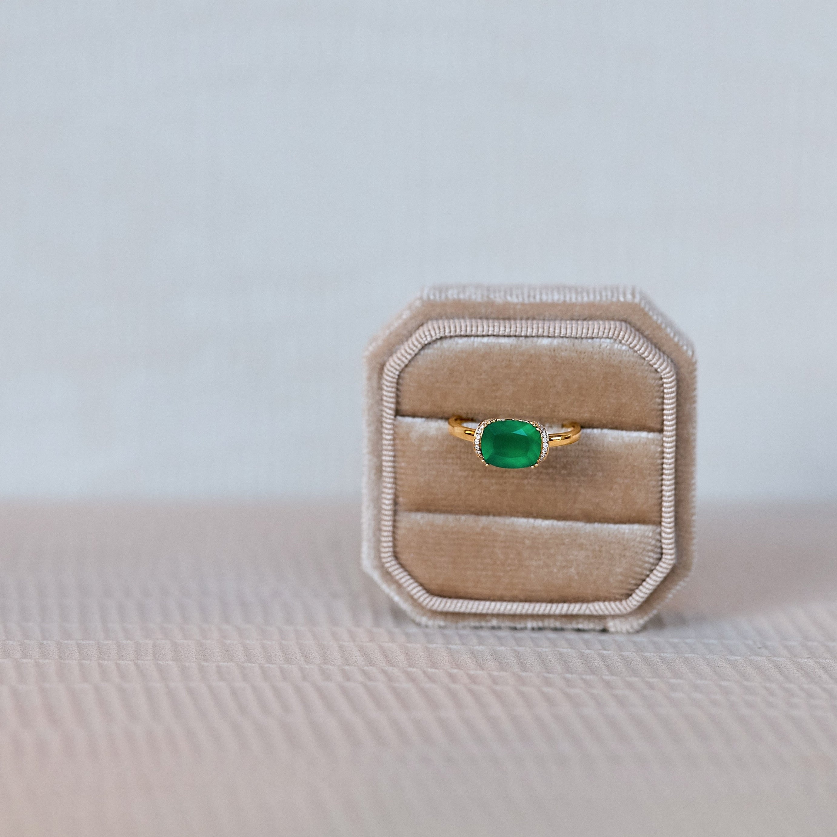 Viewfinder 18K solid yellow gold diamond and green onyx ring