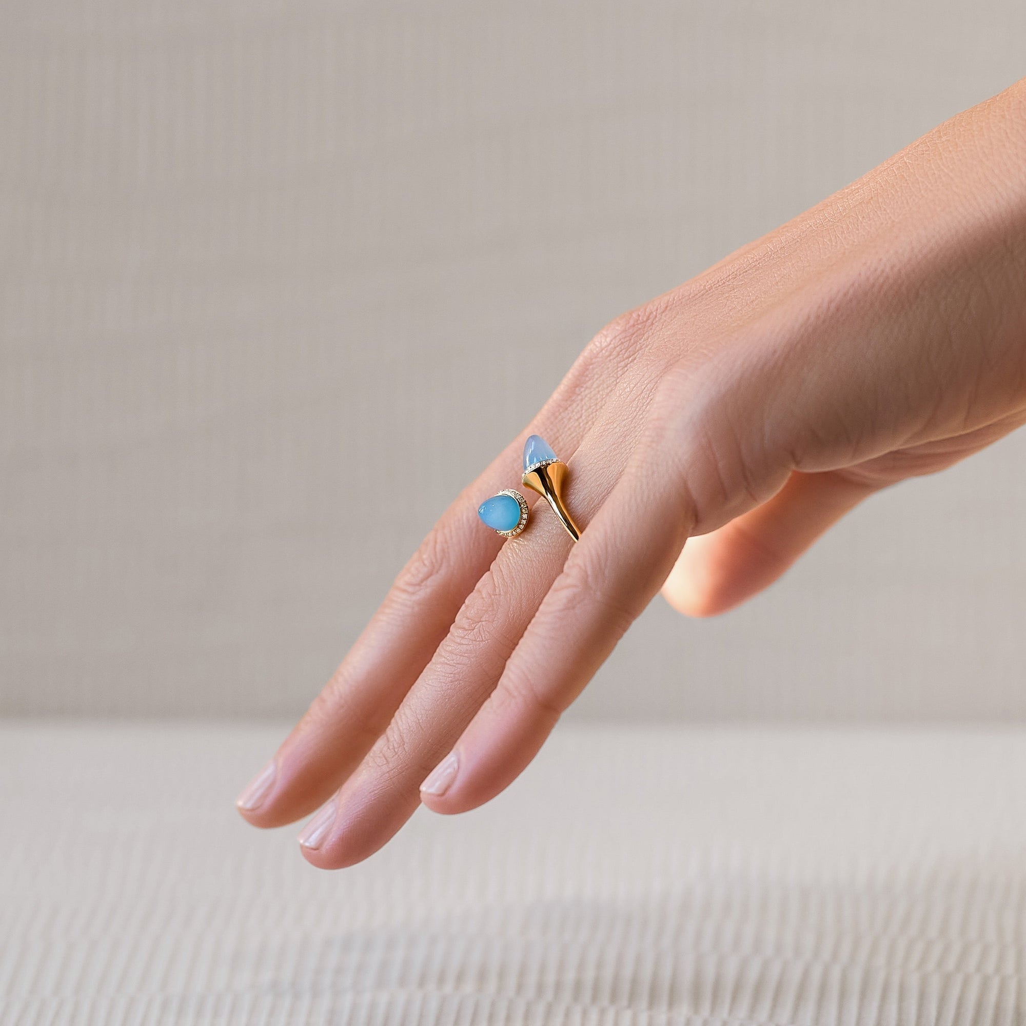 Compass 18K solid yellow gold blue quartzite and diamond ring