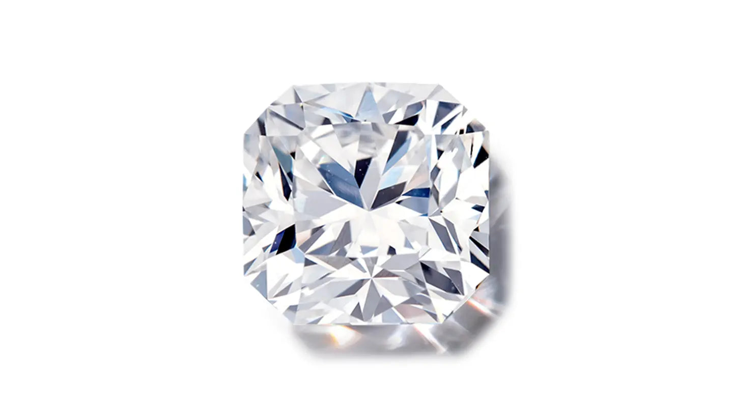 Combining the brilliance of a round cut with the clean lines of a square or rectangular shape, the radiant cut diamond exudes vibrant sparkle and modern appeal. Its trimmed corners add durability, making it a striking yet practical choice for everyday wear.
